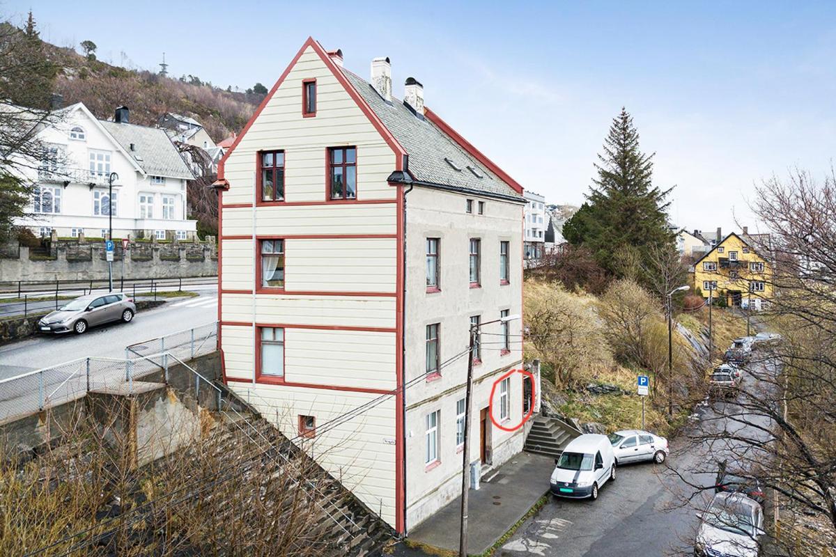 Small, Central And Quiet Studio Apartment In 奥勒松 外观 照片